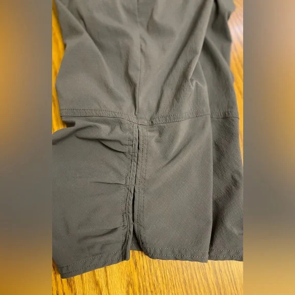 prAna Women's Jasmine Knicker, Belted Adjustable Waist
Gray, Size 10 - Picture 9 of 15